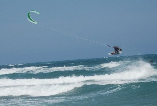  Clases de kitesurf en Escuela de kitesurf en Leucale 